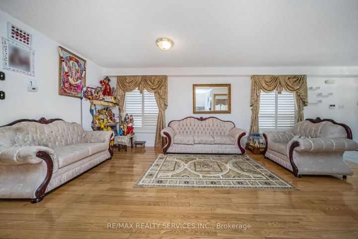Photo 5 at 12 Roadmaster Lane, Fletcher's Meadow, Brampton