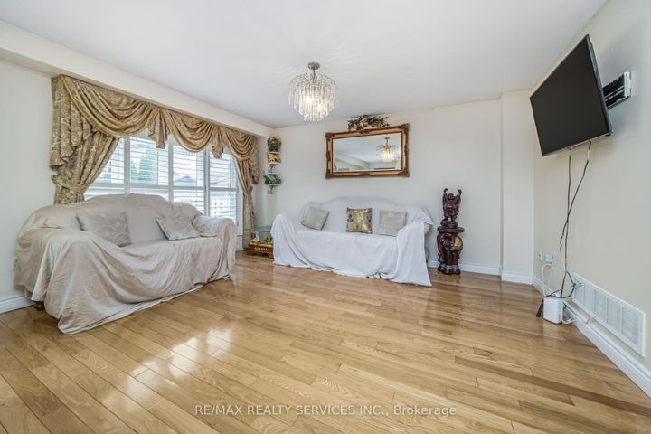 Photo 10 at 12 Roadmaster Lane, Fletcher's Meadow, Brampton