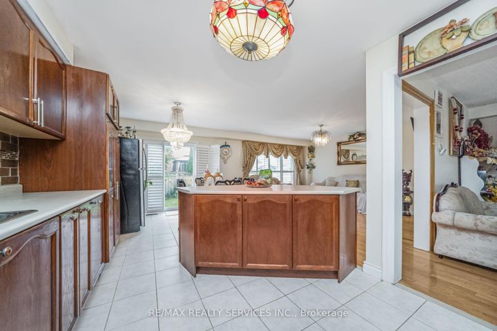 Photo 13 at 12 Roadmaster Lane, Fletcher's Meadow, Brampton