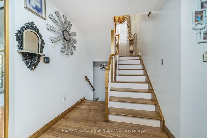 Photo 15 at 12 Roadmaster Lane, Fletcher's Meadow, Brampton
