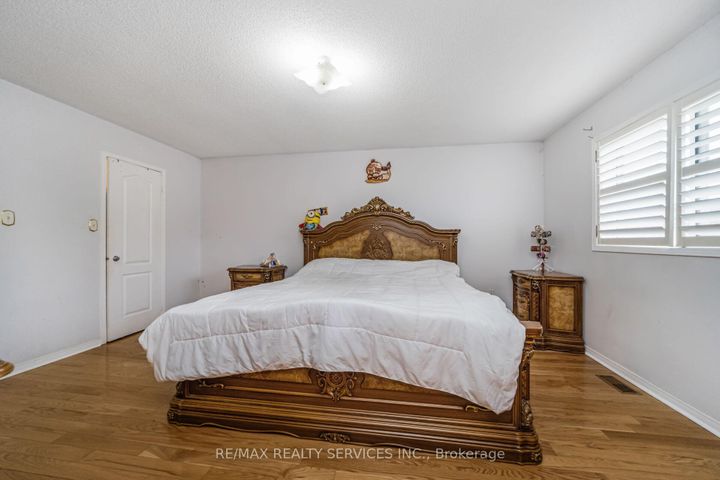 Photo 19 at 12 Roadmaster Lane, Fletcher's Meadow, Brampton