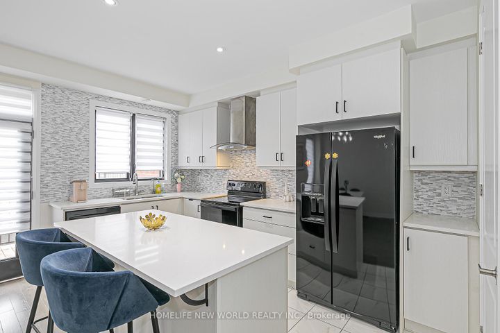 Photo 13 at 85 Casely Avenue, Rural Richmond Hill, Richmond Hill