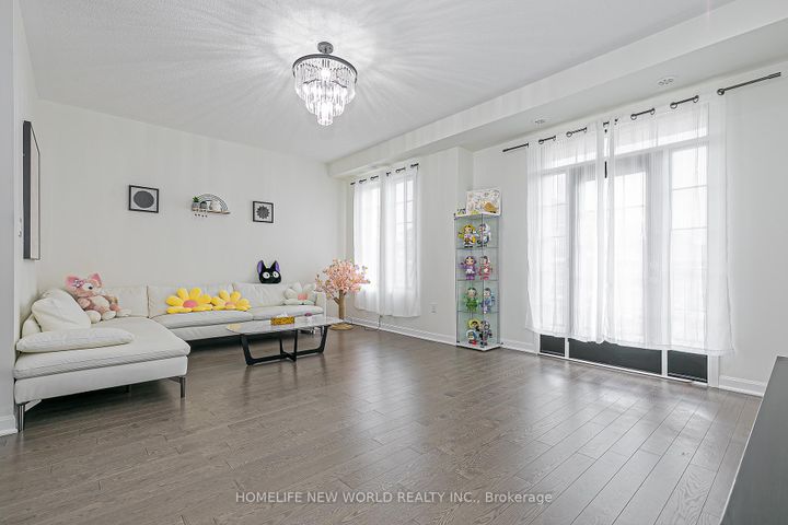 Photo 17 at 85 Casely Avenue, Rural Richmond Hill, Richmond Hill