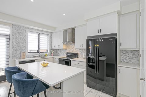 Photo 13 at 85 Casely Avenue, Rural Richmond Hill, Richmond Hill