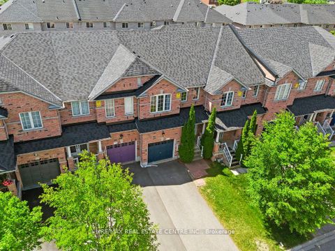 Photo 1 at 27 Martell Gate, Bayview Northeast, Aurora