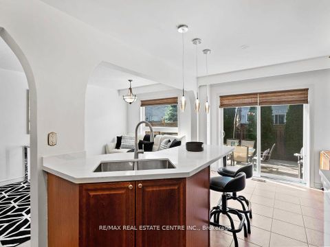 Photo 11 at 27 Martell Gate, Bayview Northeast, Aurora