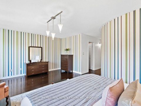 Photo 18 at 27 Martell Gate, Bayview Northeast, Aurora