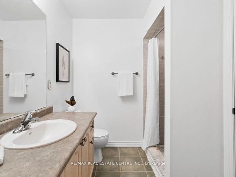 Photo 20 at 27 Martell Gate, Bayview Northeast, Aurora