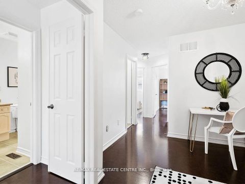 Photo 24 at 27 Martell Gate, Bayview Northeast, Aurora