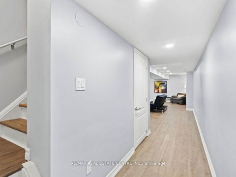 Photo 33 at 27 Martell Gate, Bayview Northeast, Aurora
