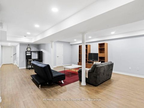 Photo 36 at 27 Martell Gate, Bayview Northeast, Aurora