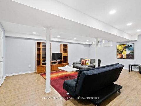 Photo 37 at 27 Martell Gate, Bayview Northeast, Aurora