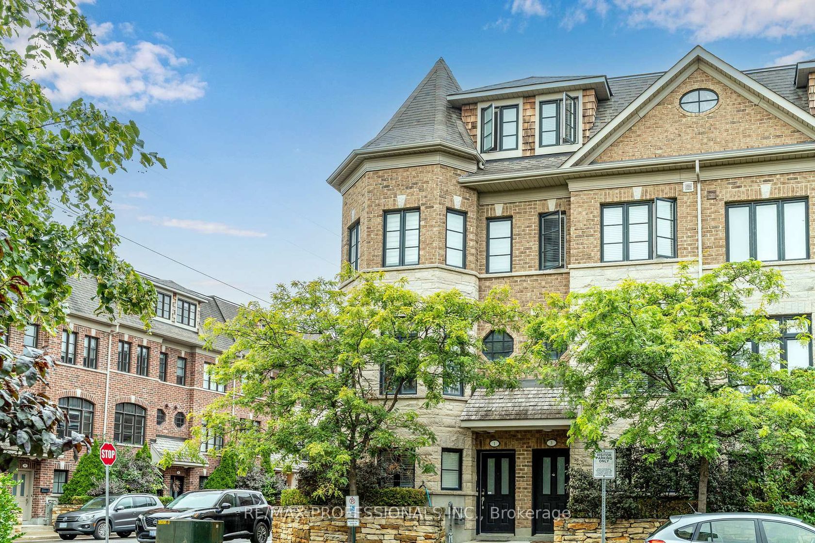1 - 1812 Burnhamthorpe Road E, Applewood, Mississauga 