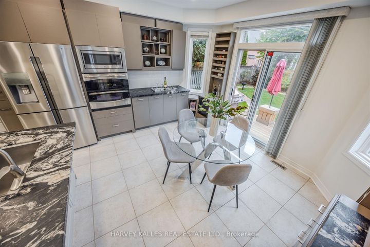 Photo 18 at 94 Sutcliffe Crescent, Cachet, Markham