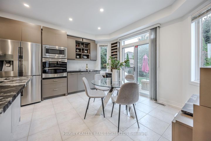 Photo 19 at 94 Sutcliffe Crescent, Cachet, Markham