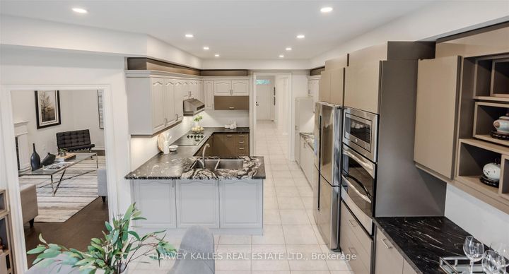 Photo 23 at 94 Sutcliffe Crescent, Cachet, Markham