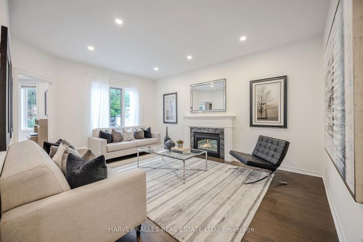 Photo 24 at 94 Sutcliffe Crescent, Cachet, Markham