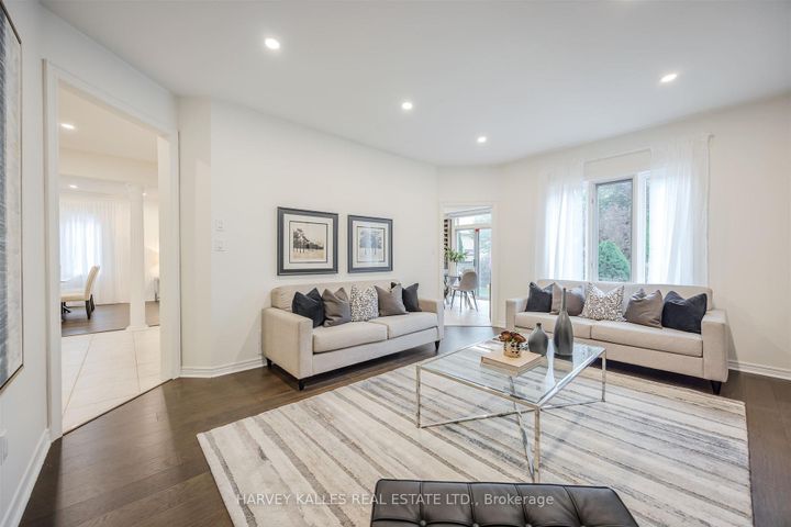 Photo 25 at 94 Sutcliffe Crescent, Cachet, Markham