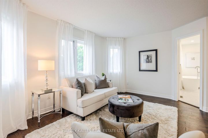 Photo 32 at 94 Sutcliffe Crescent, Cachet, Markham