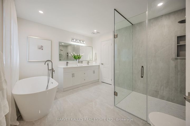 Photo 33 at 94 Sutcliffe Crescent, Cachet, Markham