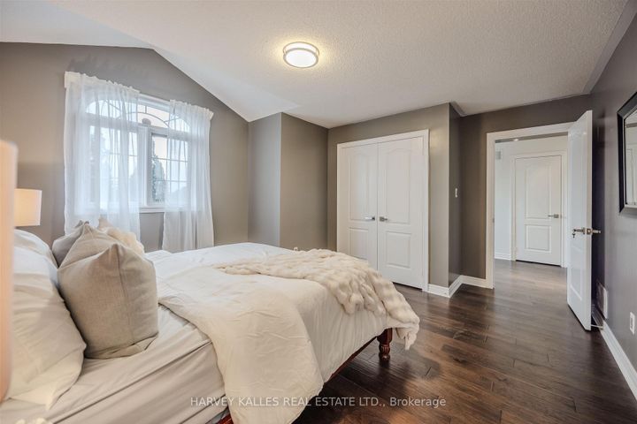 Photo 37 at 94 Sutcliffe Crescent, Cachet, Markham