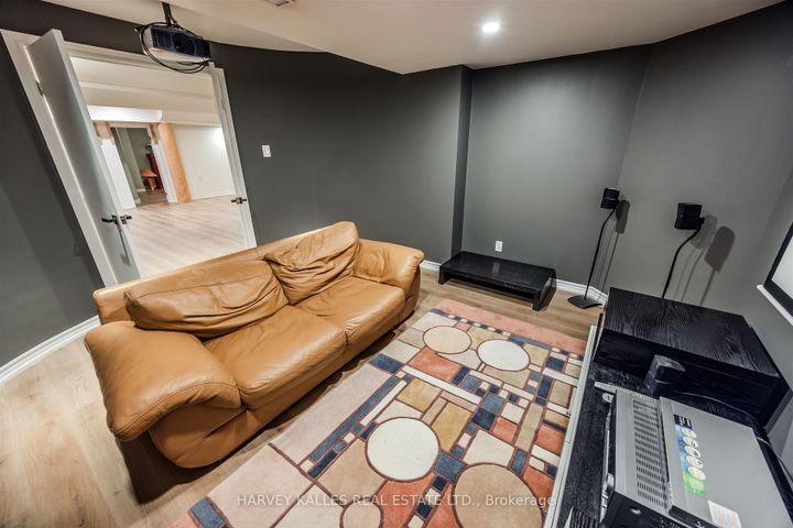 Photo 45 at 94 Sutcliffe Crescent, Cachet, Markham