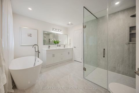 Photo 33 at 94 Sutcliffe Crescent, Cachet, Markham