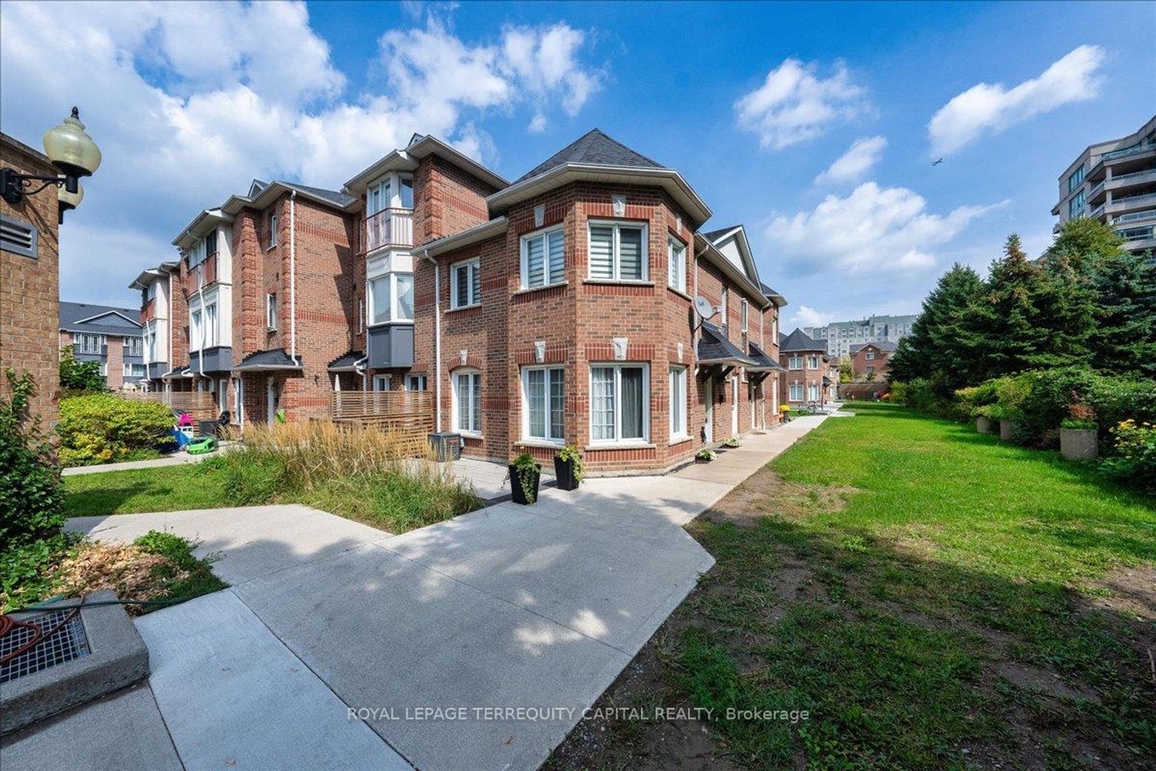 77 - 151 Townsgate Drive, Yorkhill, Vaughan 