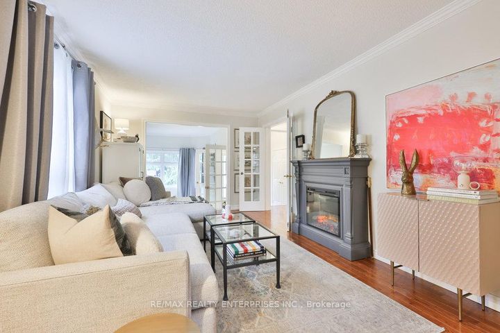 Photo 6 at 431 Naomi Crescent, Fairview, Mississauga