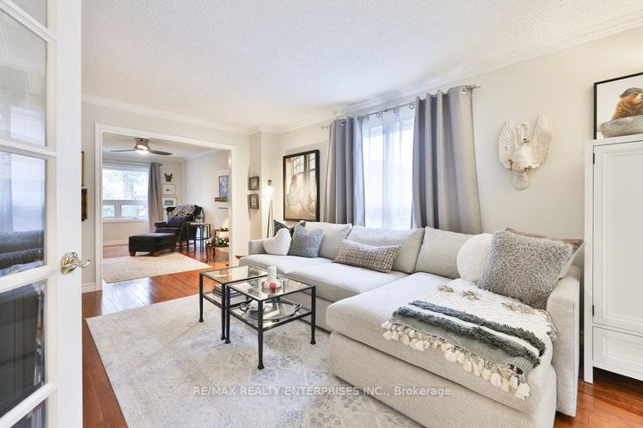 Photo 7 at 431 Naomi Crescent, Fairview, Mississauga