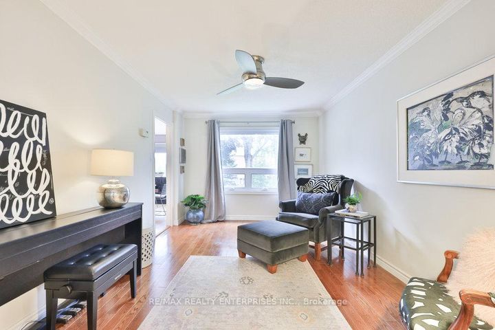 Photo 9 at 431 Naomi Crescent, Fairview, Mississauga
