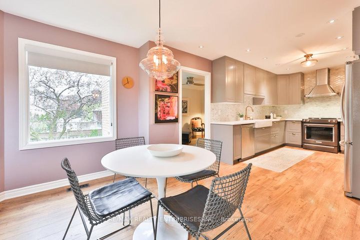 Photo 13 at 431 Naomi Crescent, Fairview, Mississauga