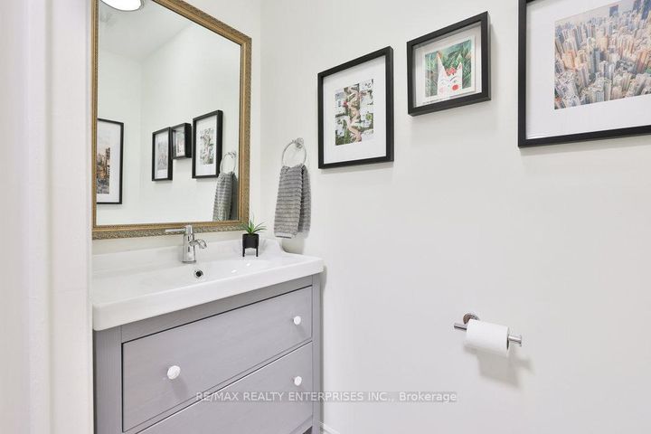 Photo 16 at 431 Naomi Crescent, Fairview, Mississauga