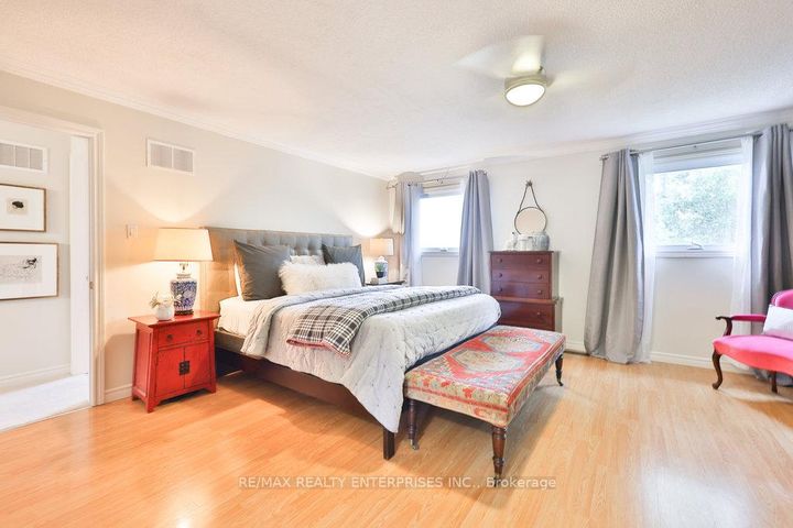 Photo 20 at 431 Naomi Crescent, Fairview, Mississauga
