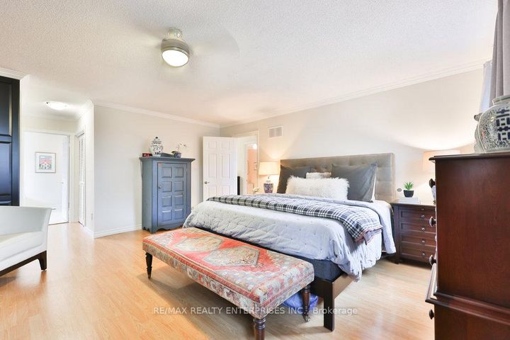 Photo 21 at 431 Naomi Crescent, Fairview, Mississauga