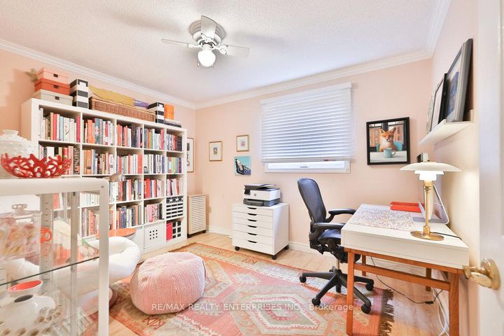 Photo 25 at 431 Naomi Crescent, Fairview, Mississauga