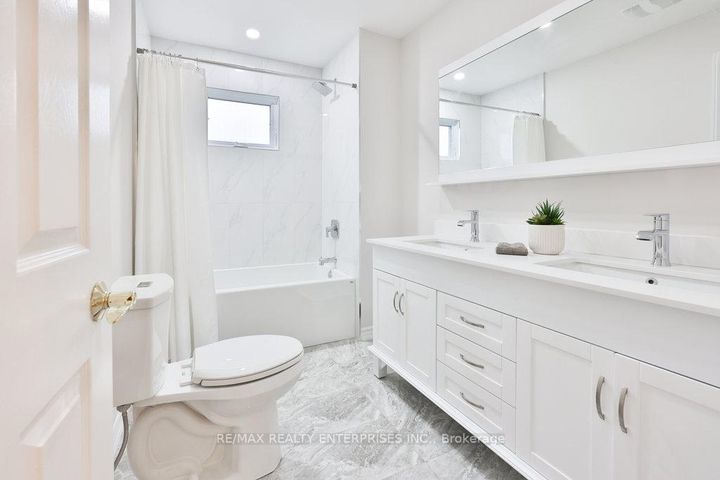 Photo 27 at 431 Naomi Crescent, Fairview, Mississauga
