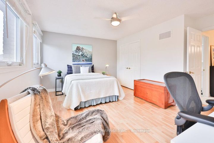 Photo 30 at 431 Naomi Crescent, Fairview, Mississauga