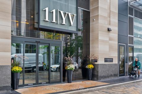 Photo 4 at 2113 - 11 Yorkville Avenue, Annex, Toronto
