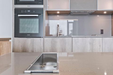 Photo 10 at 2113 - 11 Yorkville Avenue, Annex, Toronto