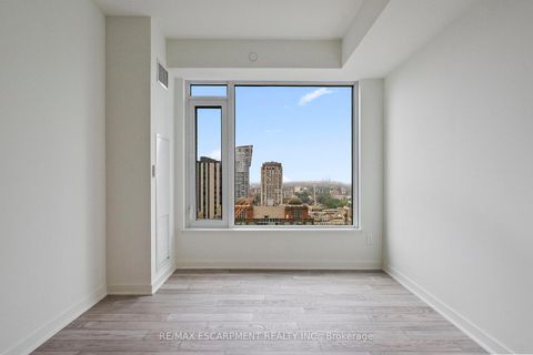Photo 18 at 2113 - 11 Yorkville Avenue, Annex, Toronto