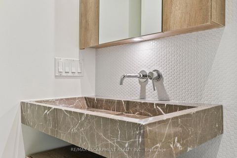 Photo 23 at 2113 - 11 Yorkville Avenue, Annex, Toronto