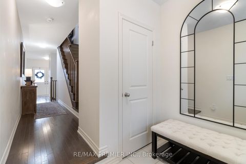 Photo 3 at 28 Holyrood Crescent, Kleinburg, Vaughan