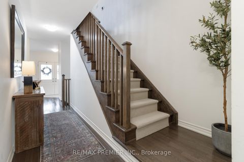 Photo 4 at 28 Holyrood Crescent, Kleinburg, Vaughan