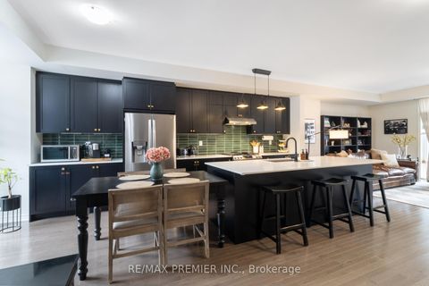 Photo 8 at 28 Holyrood Crescent, Kleinburg, Vaughan