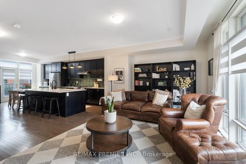 Photo 10 at 28 Holyrood Crescent, Kleinburg, Vaughan