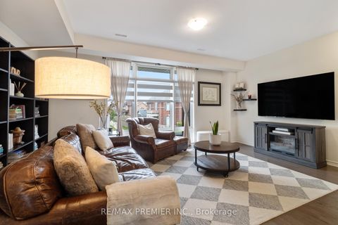 Photo 12 at 28 Holyrood Crescent, Kleinburg, Vaughan