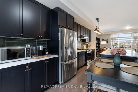 Photo 15 at 28 Holyrood Crescent, Kleinburg, Vaughan