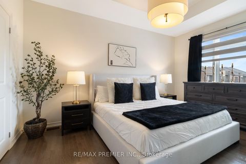 Photo 20 at 28 Holyrood Crescent, Kleinburg, Vaughan