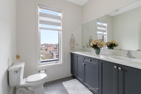 Photo 23 at 28 Holyrood Crescent, Kleinburg, Vaughan